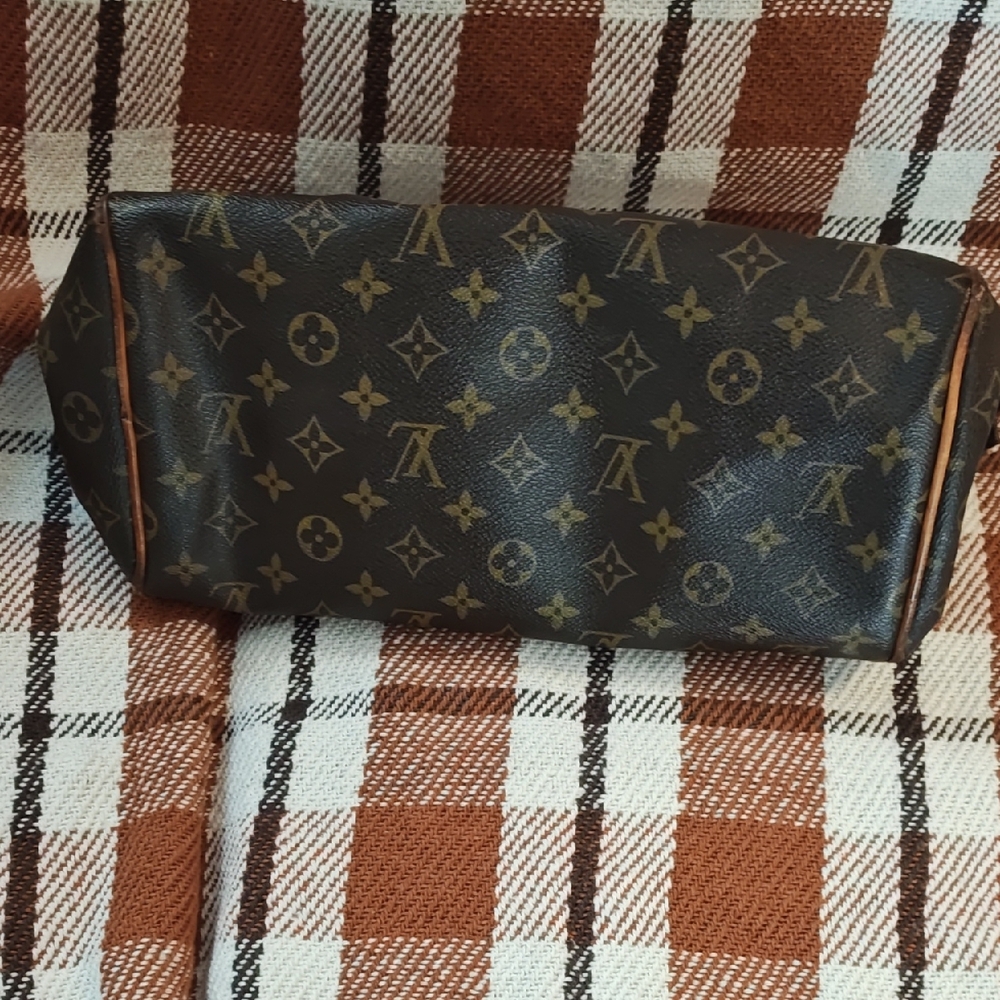 Louis Vuitton  Montorgueil PM Shoulder Bag - Picture 3 of 16